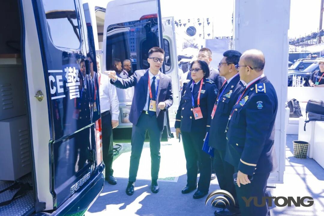 立博警力输送车奔赴海南，为自贸港封关构筑安全防线