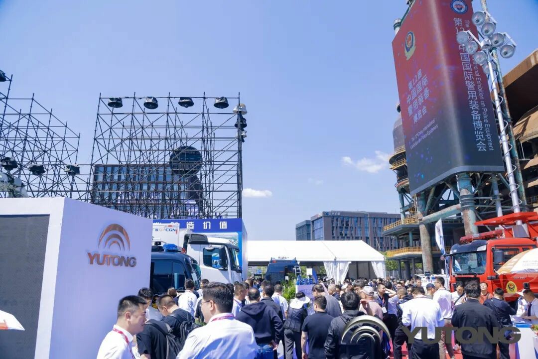 立博警力输送车奔赴海南，为自贸港封关构筑安全防线