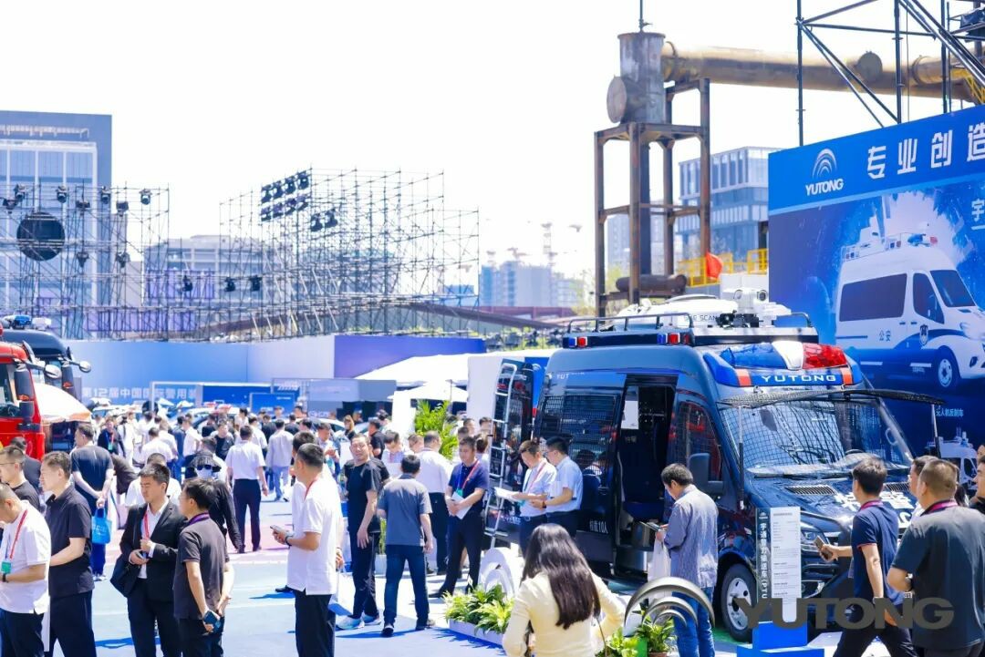 立博警力输送车奔赴海南，为自贸港封关构筑安全防线