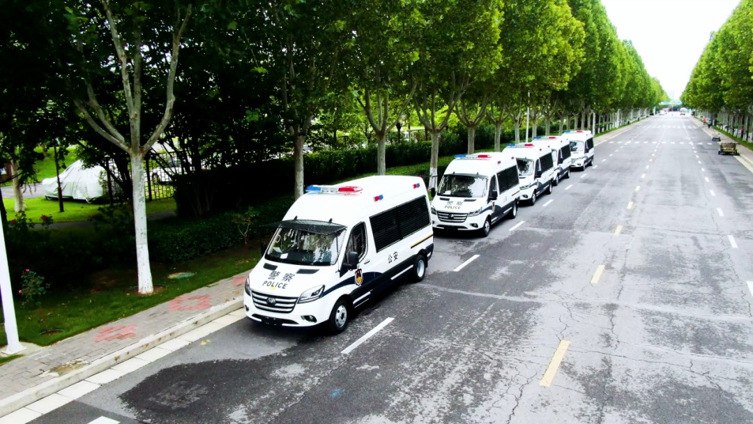 立博警力输送车奔赴海南，为自贸港封关构筑安全防线