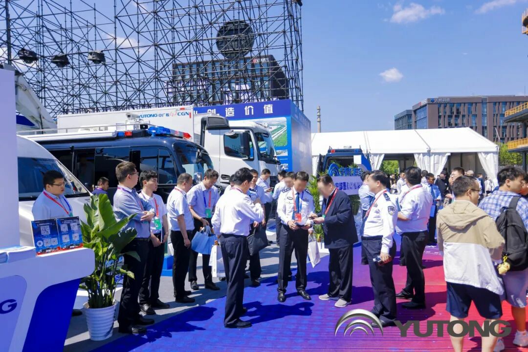 立博警力输送车奔赴海南，为自贸港封关构筑安全防线