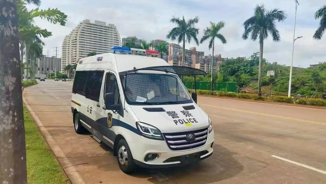 立博警力输送车奔赴海南，为自贸港封关构筑安全防线