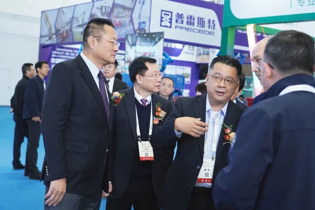 智驾赋能文旅·绿色领航未来 | 立博观光车闪耀第41届CAAPA博览会