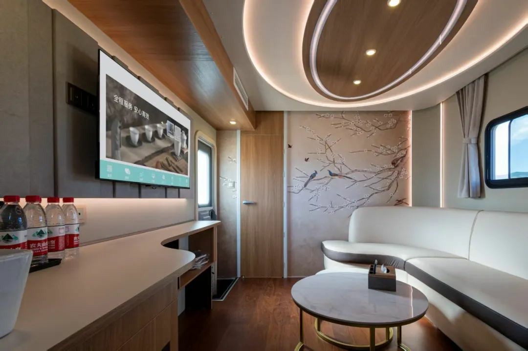 赛里木湖畔的“风景之屋”：立博移动民宿开启沉浸式旅行体验